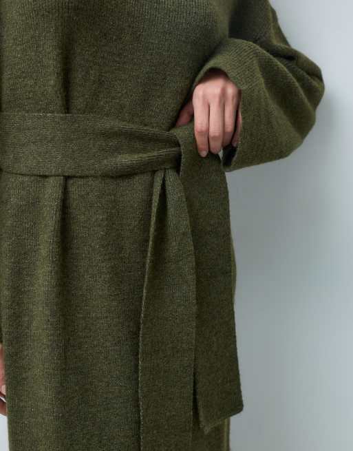 Pretty Lavish knitted high neck belted midi dress in olive, 2 of 5