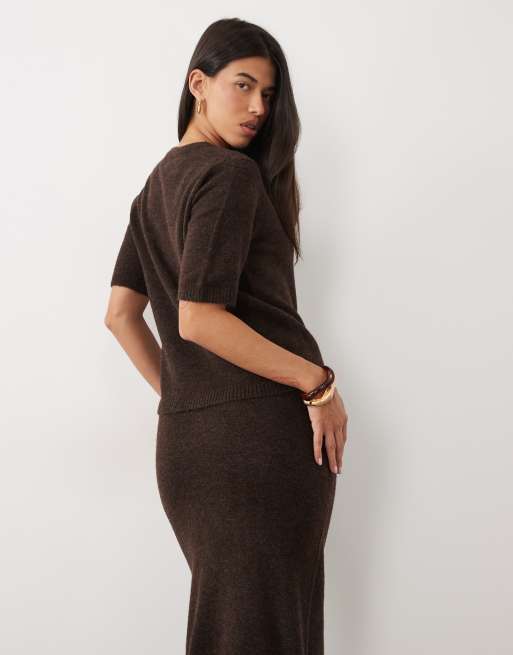 Pretty Lavish knitted short sleeve t-shirt in chocolate, 2 of 4