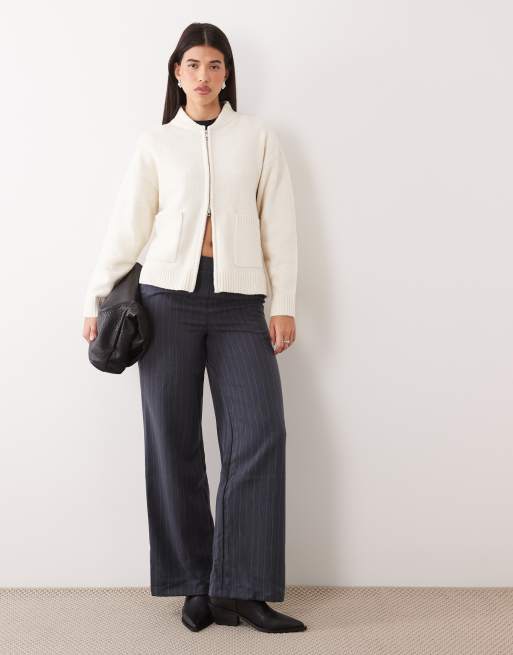 Pretty Lavish knitted zip through bomber with ribbed collar detail in cream, 3 of 4