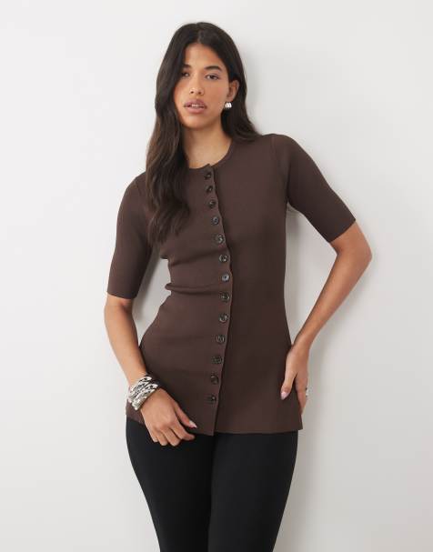 Pretty Lavish - Lilah - Chokoladebrun strikket longline-top med dyb rund hals - view 1