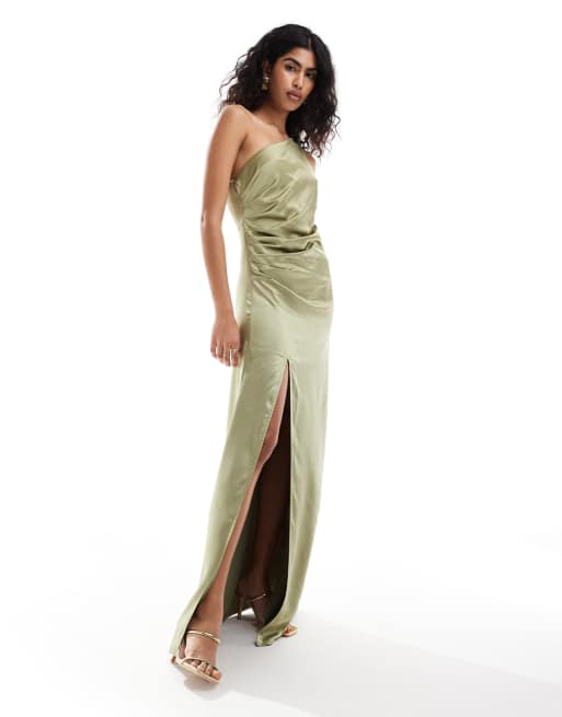 Pretty Lavish - L'invitée - Amelia - Robe longue asymétrique et froncée en satin - Olive