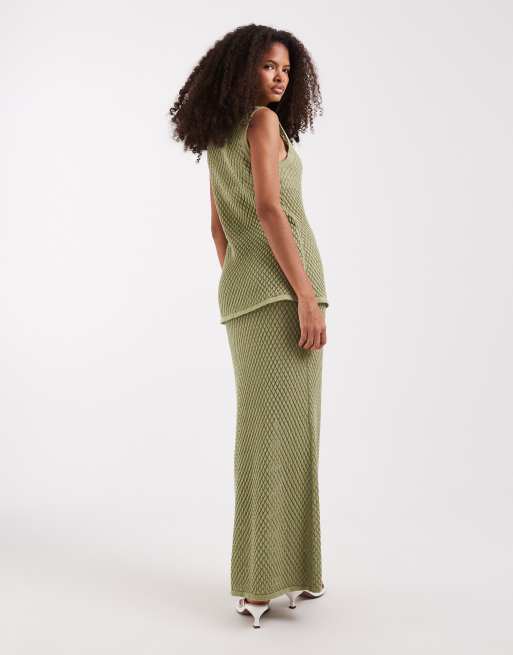 Pretty Lavish – Longline-Maxirock aus Pointelle-Strick in Grün mit Blumendetail, Kombiteil, 3 von 5
