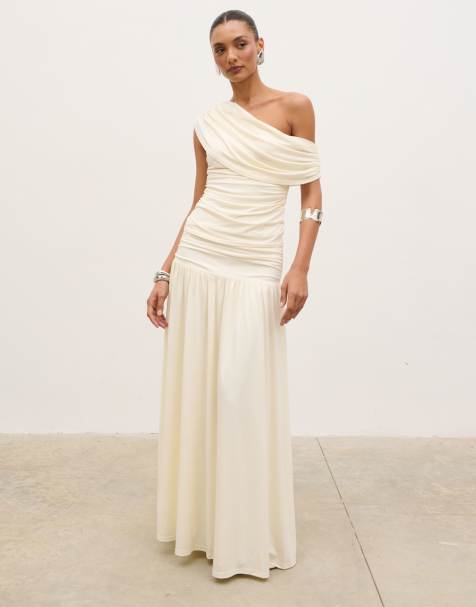 Pretty Lavish - Lydia - Co-ord set van gerimpelde top met blote schouder en maxi rok in crème - view 1