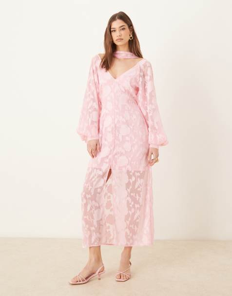 Pretty Lavish - Lyserød maxikjole med ballonærmer og tørklædedetalje i jacquard - view 1