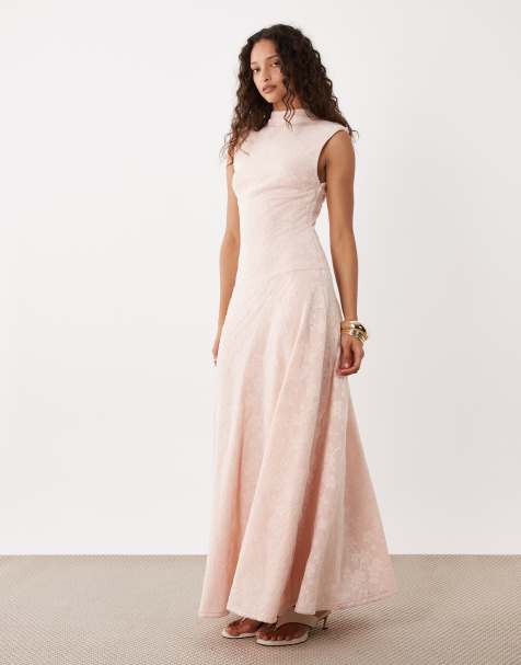 Pretty Lavish - Lyserød maxikjole med høj hals, sænket talje og tekstureret blomstermønster - view 1