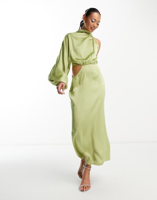 Pretty Lavish – Maxi-Brautjungfernkleid aus Satin in Olivgrün mit einem Ärmel, 4 von 4