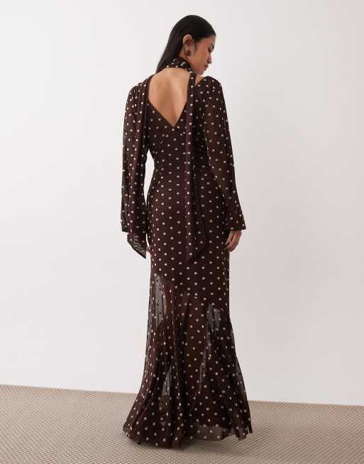 Pretty Lavish maxiklänning med mesh-scarfdetalj i brun prickig, 2 av 4