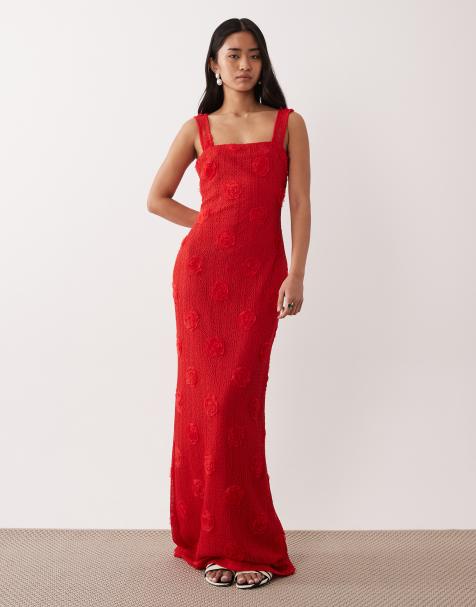 Pretty Lavish – Maxikleid in Rot mit Blumenapplikation und eckigem Ausschnitt - view 1