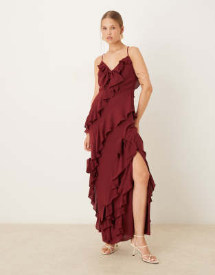 Pretty Lavish - Maxikleid in Weinrot mit Rüschen und Schleife