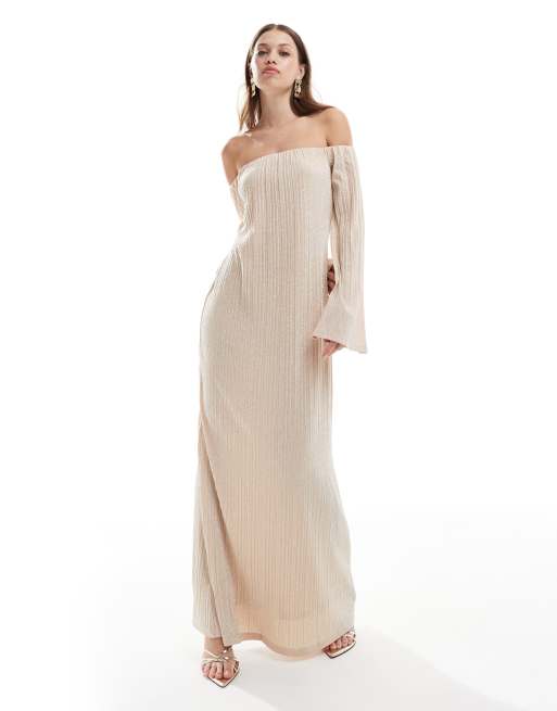 Pretty Lavish - Metallic maxi jurk met blote schouders in goud