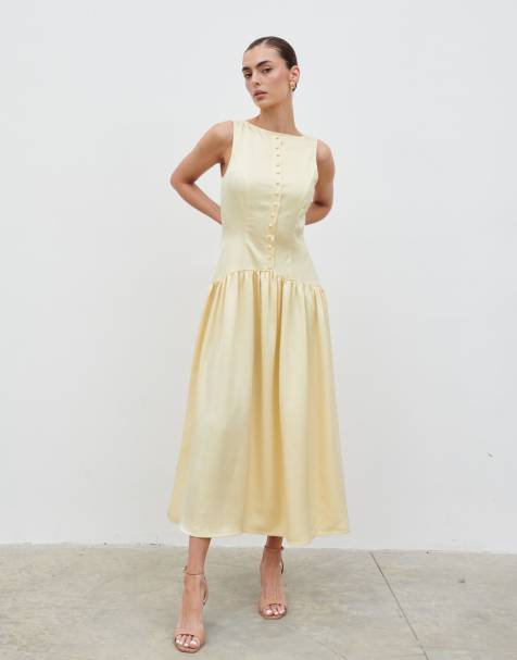 Pretty Lavish – Midaxi-Kleid aus Satin in Zitronengelb mit tiefer Taille und Knopfleiste - view 1