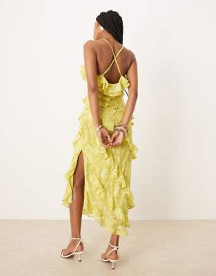 Pretty Lavish – Midaxi-Kleid in Hellgrün mit überkreuzter Vorderseite und Rüschen