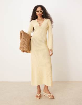 Pretty Lavish - Midaxi-Kleid in Zitronengelb aus Häkelstrick mit goldfarbenen Metall-Highlights