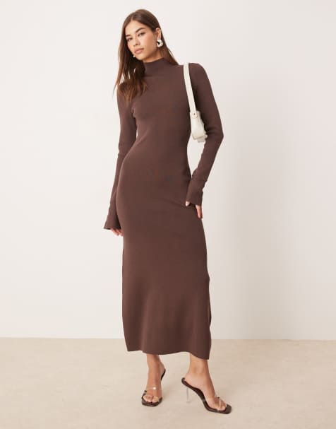 Pretty Lavish – Midaxi-Strickkleid in Braun mit ausgestellten Ärmeln - view 1