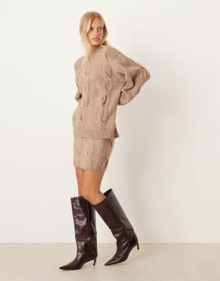 Pretty Lavish - Mini-Strickrock in Taupe mit Zopfmuster, Kombiteil-Brown