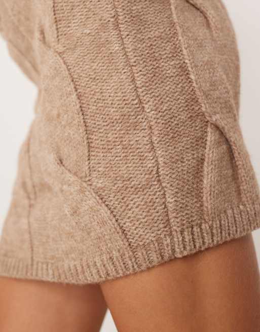 Pretty Lavish – Mini-Strickrock in Taupe mit Zopfmuster, Kombiteil, 5 von 5