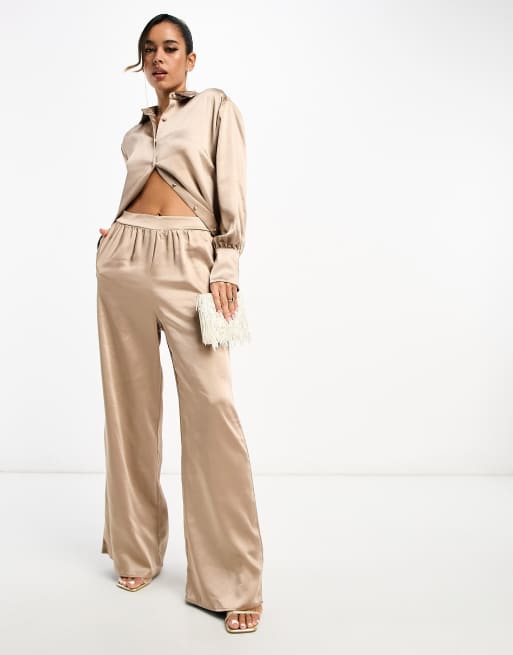 Pretty Lavish – Mockabruna byxor i satin, del av set