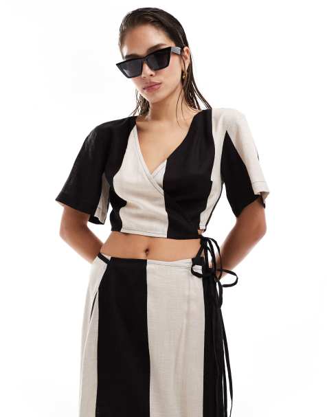 Pretty Lavish – Monokrom crop top i kontrasterande omlottdesign, del av set - view 1