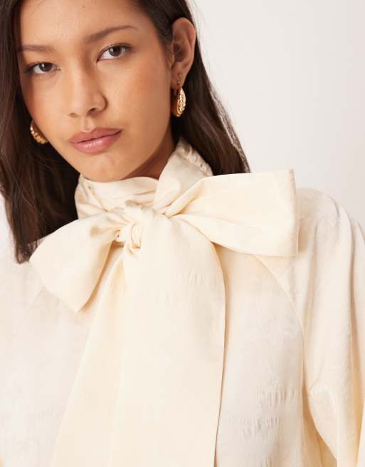 Pretty Lavish oversized pussybow bell sleeve blouse in cream, 3 of 4