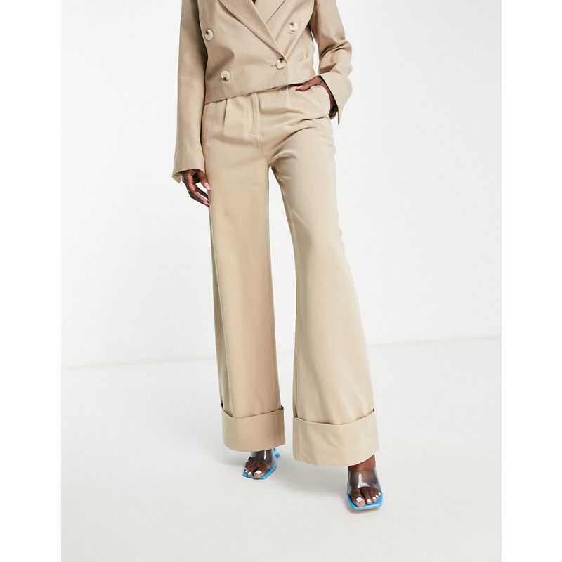 f1lVT Donna Pretty Lavish - Coordinato con camicia giacca con cintura e pantaloni sartoriali a fondo ampio beige