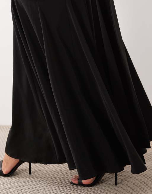 Pretty Lavish Porto mat satin one-shoulder kjole med tørklædehals i sort, 4 af 4