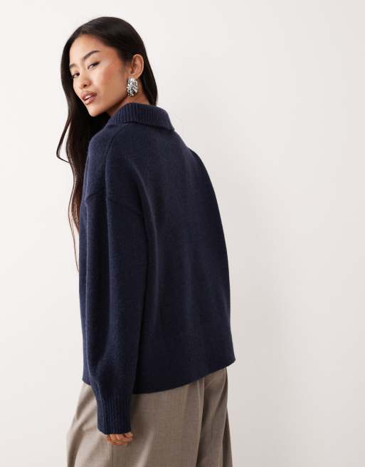 Pretty Lavish – Relaxed-Fit-Strickpullover in Marineblau mit Polokragen und Knopfleiste, 3 von 4