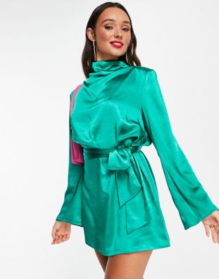 Femme Pretty Lavish - Robe courte en satin nouée à la taille - Vert émeraude