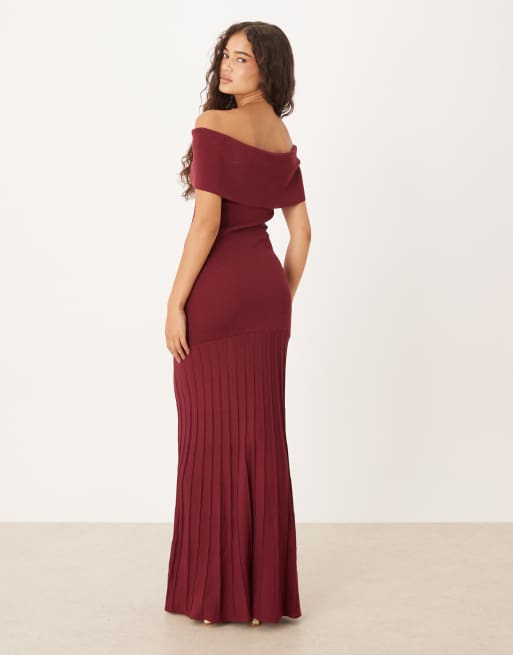 Pretty Lavish - Robe longue en maille à épaules dénudées avec jupe plissée - Lie de vin, 4 de 4