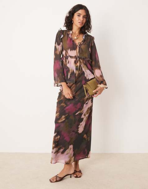 Pretty Lavish ruffle set in abstract print - view 1