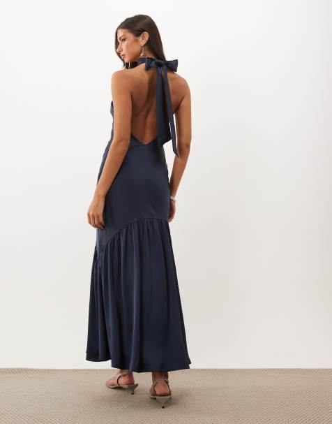 Pretty Lavish Satin-Maxikleid mit hohem Neckholder-Ausschnitt, schrägem Schnitt und offenem Rücken in Marineblau - view 1