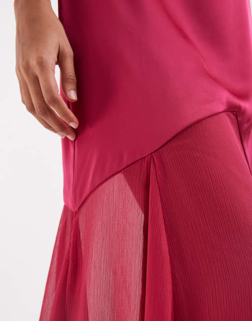 Pretty Lavish – Schulterfreies, transparentes Maxikleid in Beerenrot mit tiefem Saum, 4 von 4