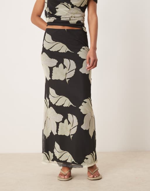 Pretty Lavish Shea maxi skirt co-ord in black and cream , 2 of 4