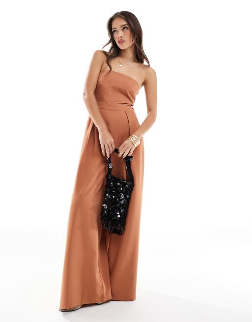 Pretty Lavish – Siennabrun jumpsuit med fickor och bara axlar