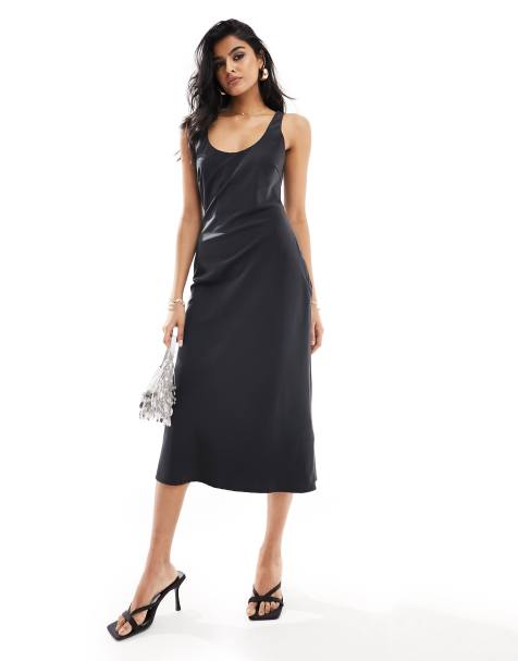 Pretty Lavish - Sort slip-kjole i midilængde i satin - view 1