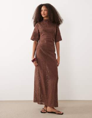 Suvi - Robe t-shirt longue au crochet - Marron 40