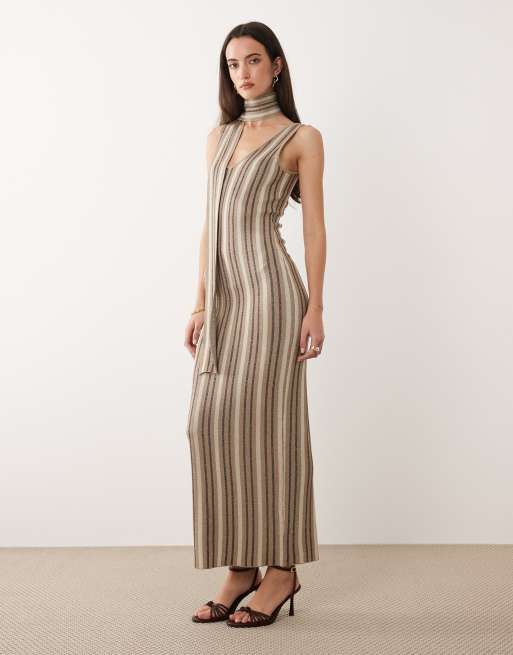 Pretty Lavish - Tierra - Vestito lungo in maglia a righe luccicanti con sciarpa, 2 di 4