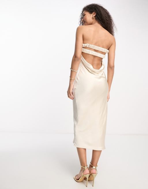 Pretty Lavish – Trägerloes Midaxi-Kleid aus Satin in Auster