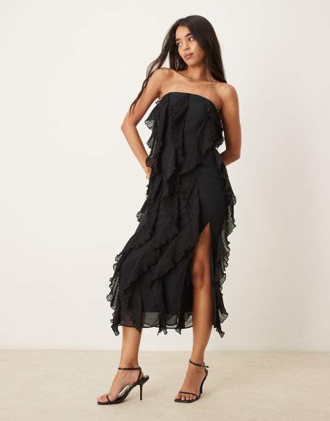 Pretty Lavish – Trägerloses Maxikleid in Schwarz mit Rüschen - view 1