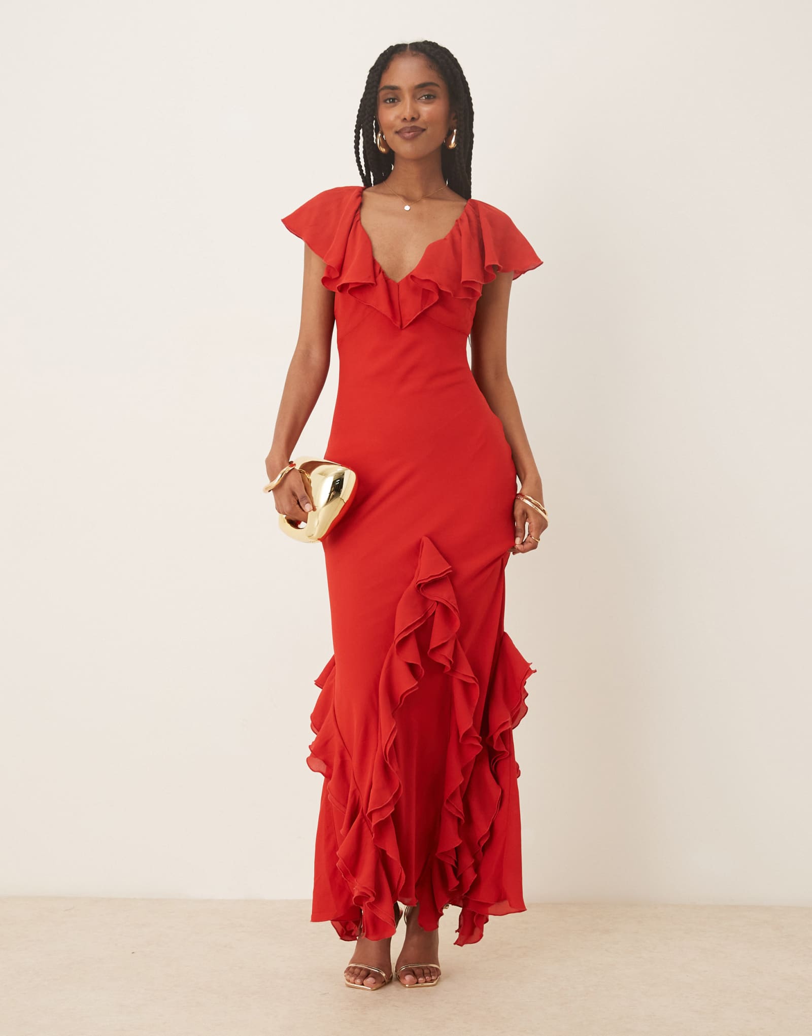 Красивое роскошное макси-платье Uma с короткими рукавами и рюшами красного цвета