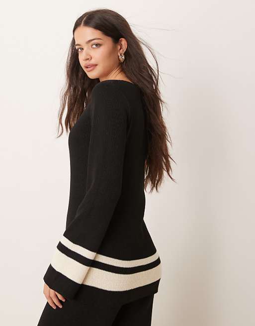 Long Sleeve O-Neck Contrast Knit Sweater Long Sleeve O-Neck Contrast Knit Sweater