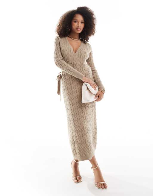 Pretty Lavish - Vestito a portafoglio color talpa in maglia lavorata a trecce con gonna al polpaccio