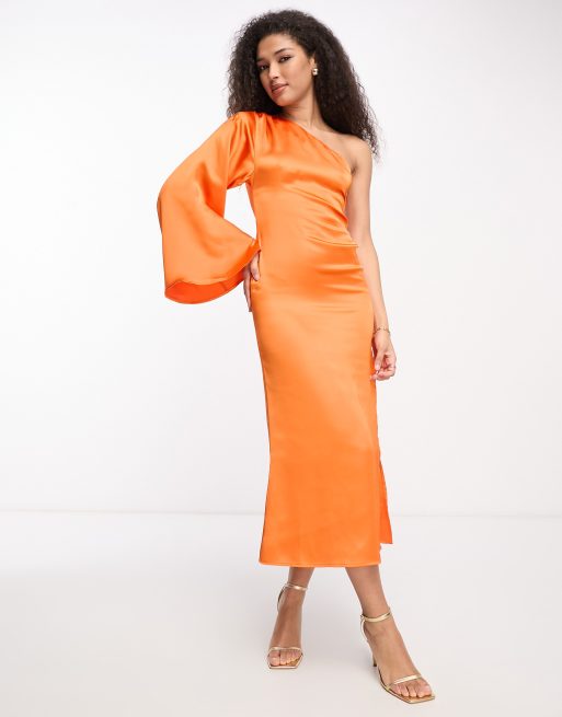 Pretty Lavish - Vestito al polpaccio monospalla in raso color arancione con spacco