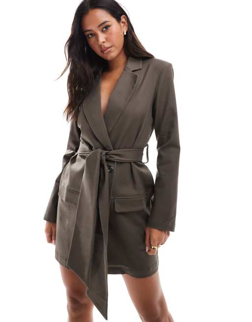 Pretty Lavish - Vestito blazer corto oversize color corteccia