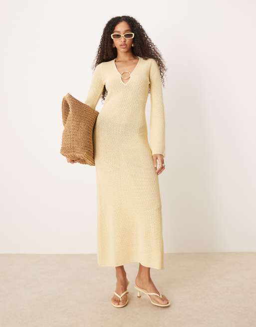 Pretty Lavish - Vestito in maglia all'uncinetto color limone con dettaglio in metallo color oro