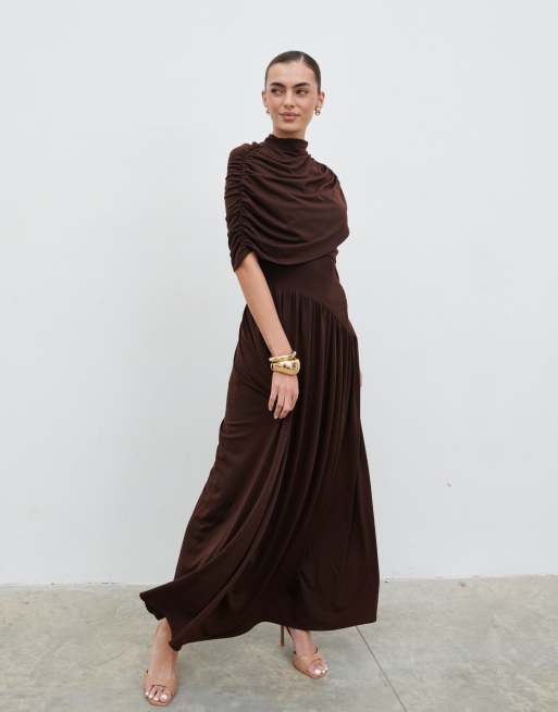 Pretty Lavish - Vestito lungo a portafoglio drappeggiato marrone elasticizzato, 4 di 4