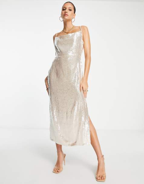 Pretty Lavish - Vestito lungo con scollo ad anello color oro cipria ricamato - view 1