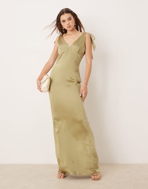 Pretty Lavish - Vestito lungo da damigella con spalline allacciate in raso color oliva - view 1