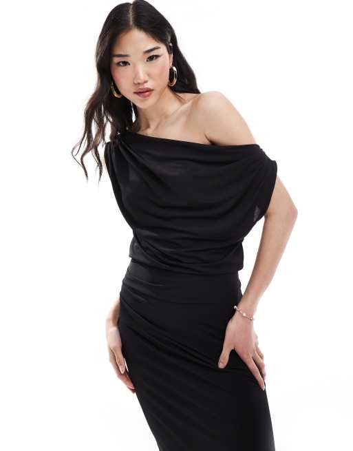 Pretty Lavish – Wadenlanges, gerafftes Kleid in Schwarz mit One-Shoulder-Träger 