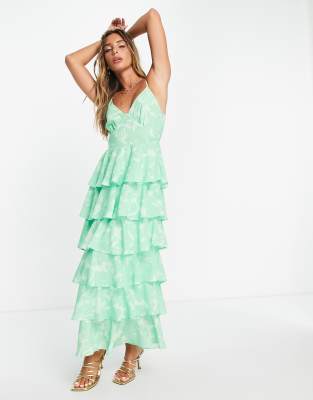 Pretty Lavish – Wadenlanges, gestuftes Trägerkleid mit grünem Blumenmuster