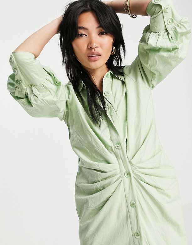  Projektant Pretty Lavish – Zielona drapowana w talii sukienka koszulowa midi Zielony